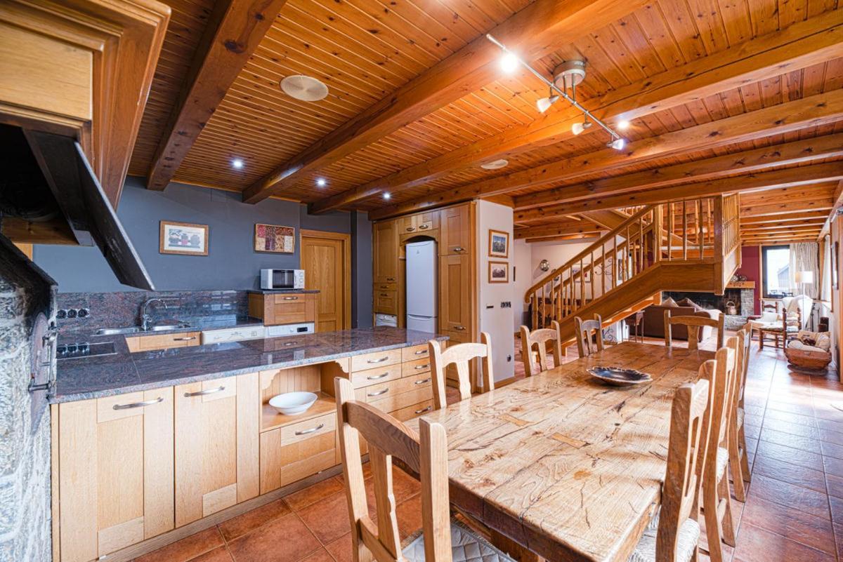ビエルハ Casa Lola Pireneヴィラ エクステリア 写真